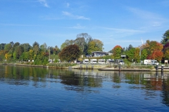 Blick auf KanalTreff und Wohnmobilstellplatz